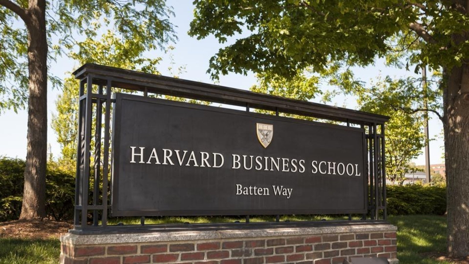 Harvard_Business_school_1692006350195_1692006350358.jpg