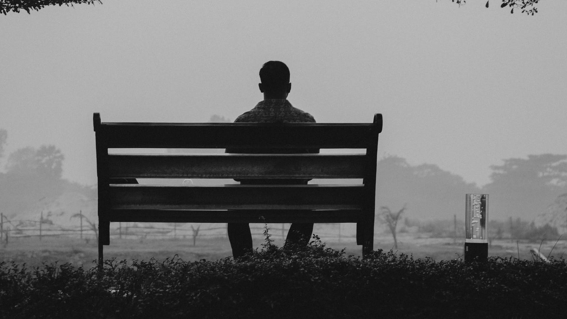 lonely-pexels1.jpg